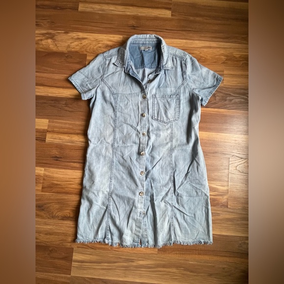 Kut from the Kloth Dresses & Skirts - Kut from the Kloth Chambray Denim Shirt Dress | Button Front Raw Hem | women’s M